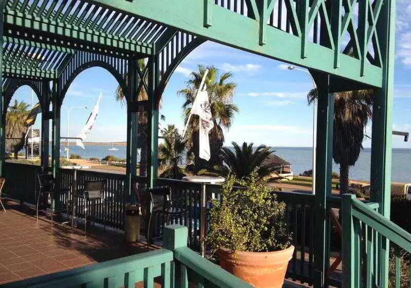 هتل Heritage Resort Shark Bay