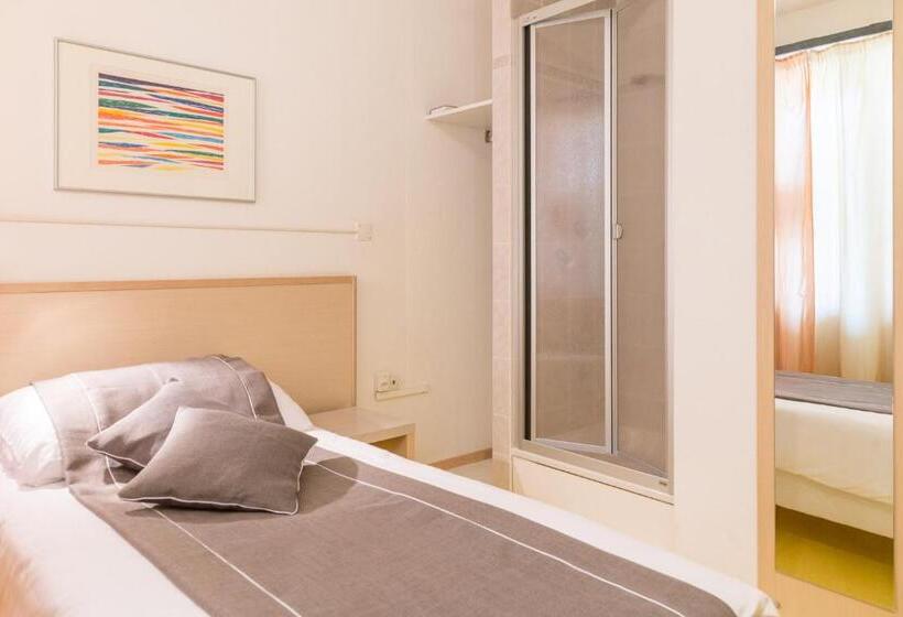 فندق Hôtel Des Arts