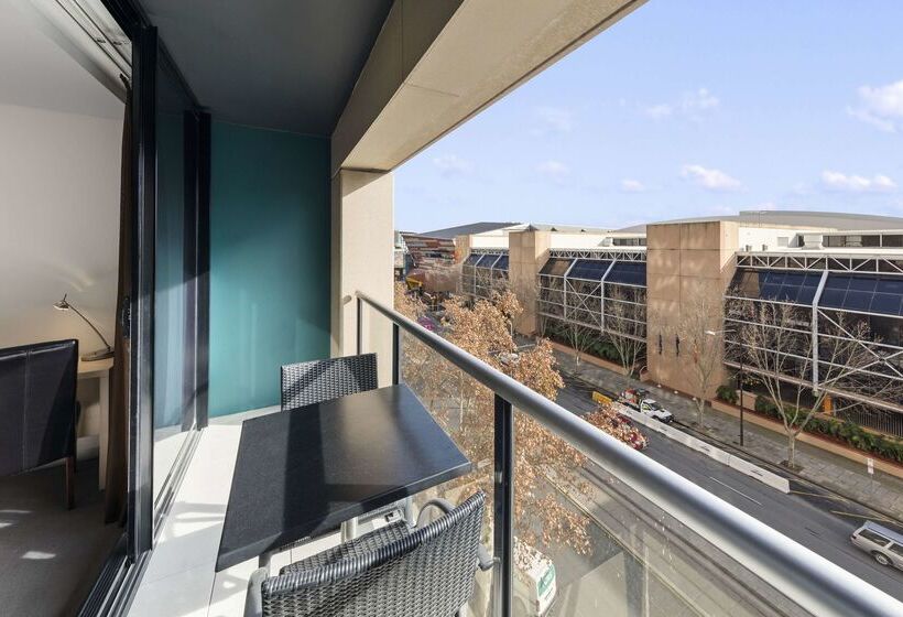 酒店 Oaks Adelaide Horizons Suites