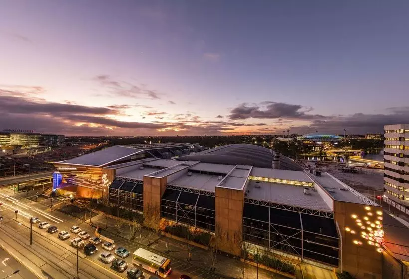 هتل Oaks Adelaide Horizons Suites