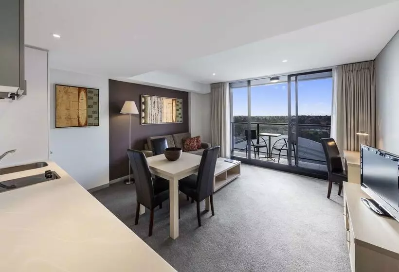 هتل Oaks Adelaide Horizons Suites
