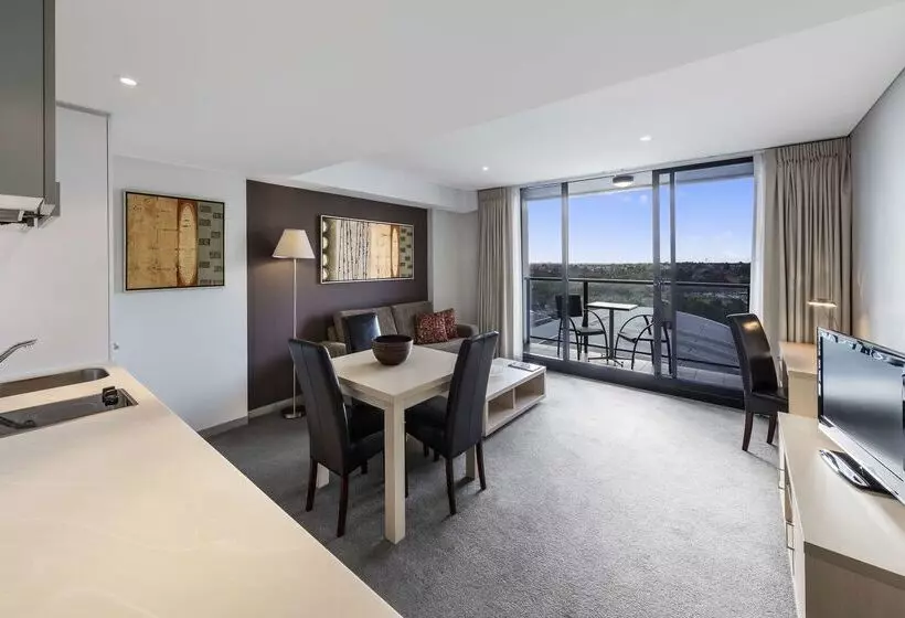 هتل Oaks Adelaide Horizons Suites