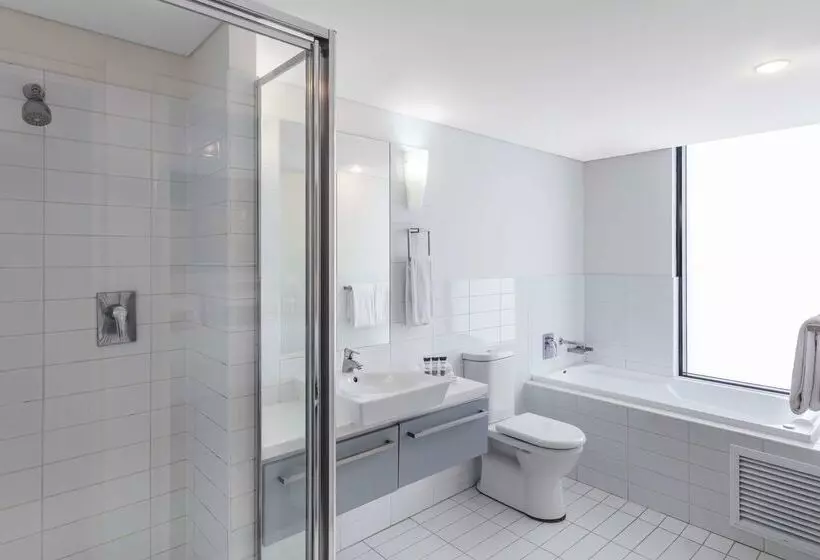 هتل Oaks Adelaide Horizons Suites