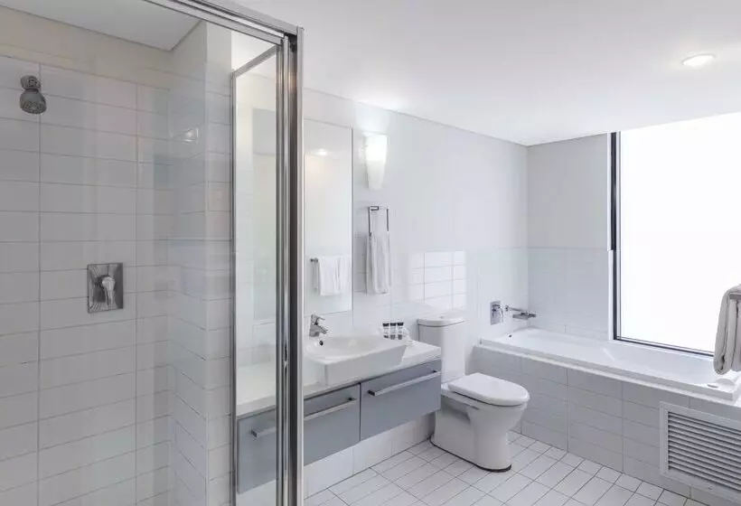 هتل Oaks Adelaide Horizons Suites