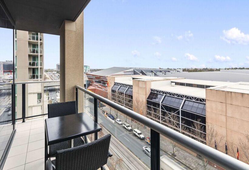 酒店 Oaks Adelaide Horizons Suites