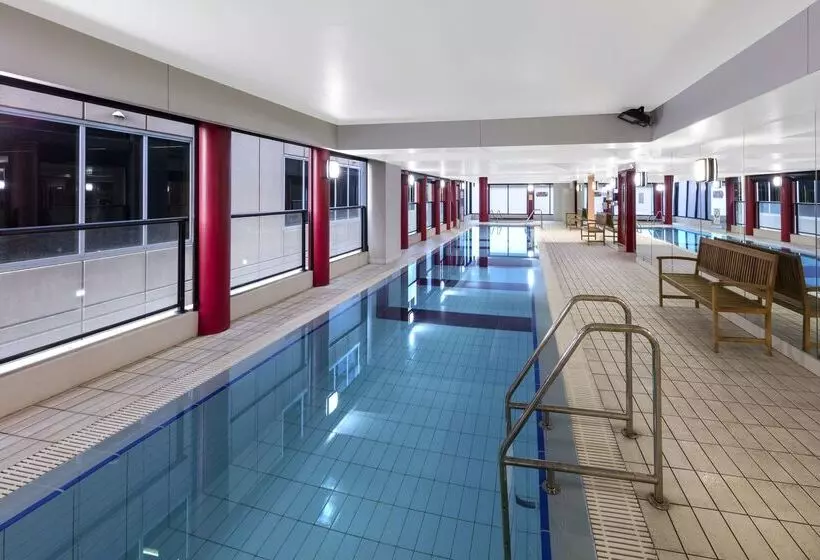 هتل Oaks Adelaide Horizons Suites