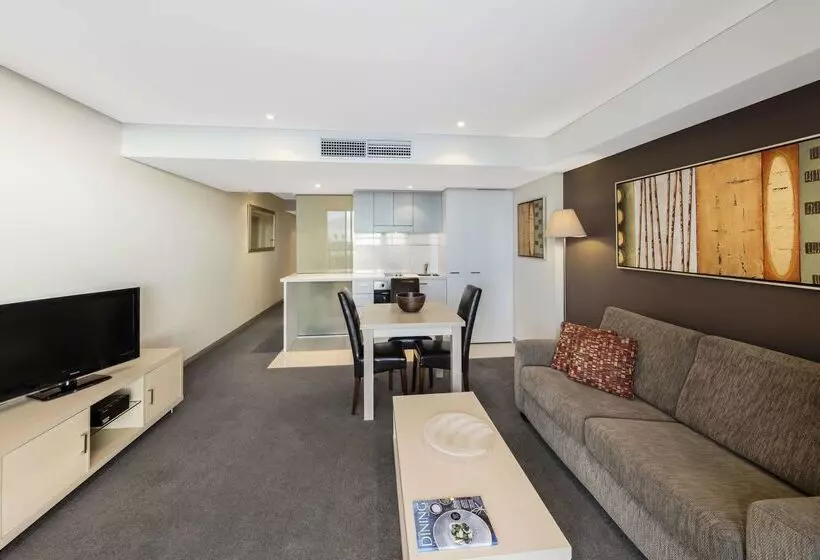 هتل Oaks Adelaide Horizons Suites