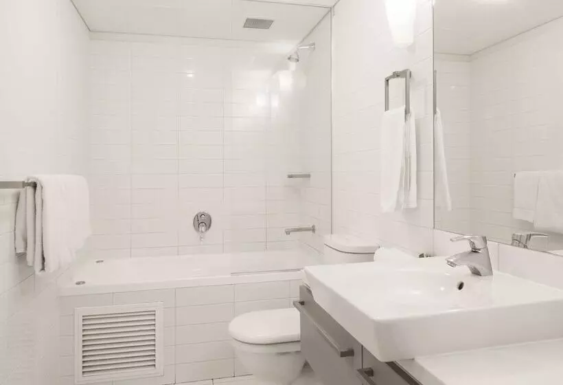 هتل Oaks Adelaide Horizons Suites