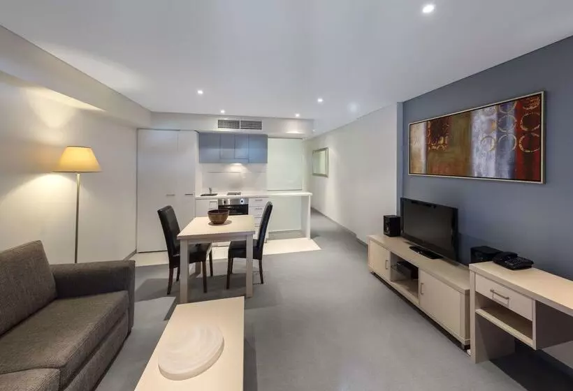 هتل Oaks Adelaide Horizons Suites