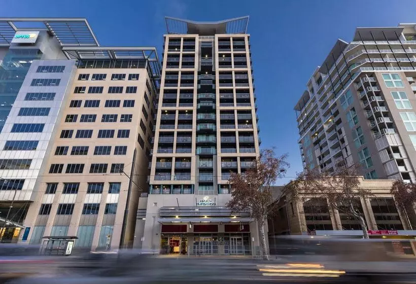 هتل Oaks Adelaide Horizons Suites