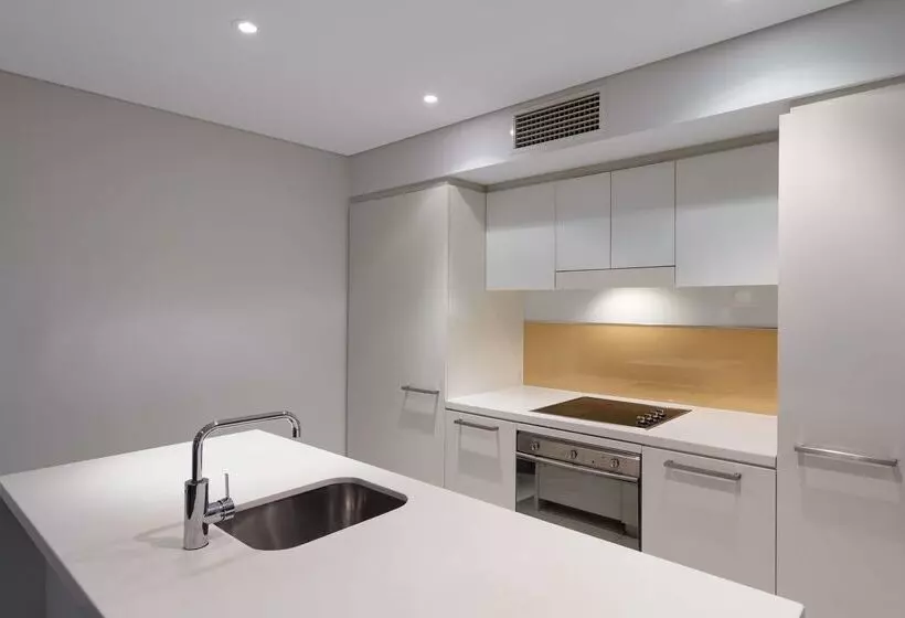 هتل Oaks Adelaide Horizons Suites