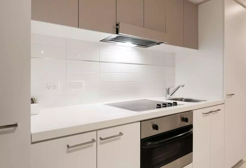 هتل Oaks Adelaide Horizons Suites