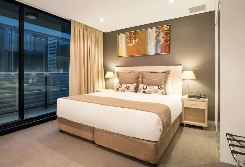 هتل Oaks Adelaide Horizons Suites
