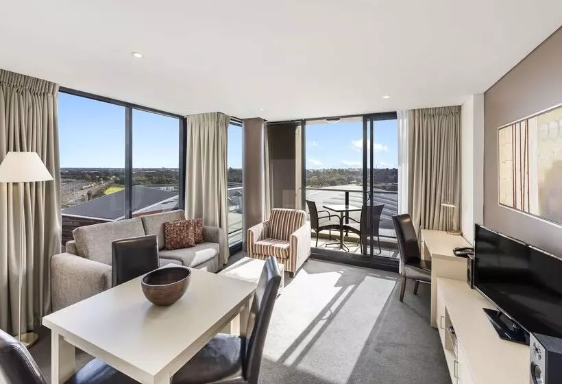هتل Oaks Adelaide Horizons Suites