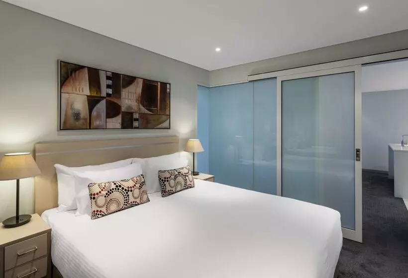 هتل Oaks Adelaide Horizons Suites