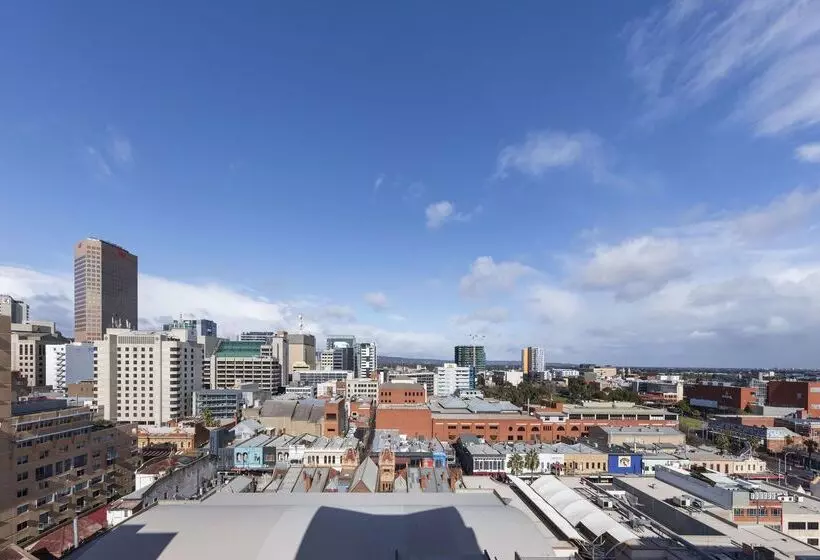 هتل Oaks Adelaide Horizons Suites