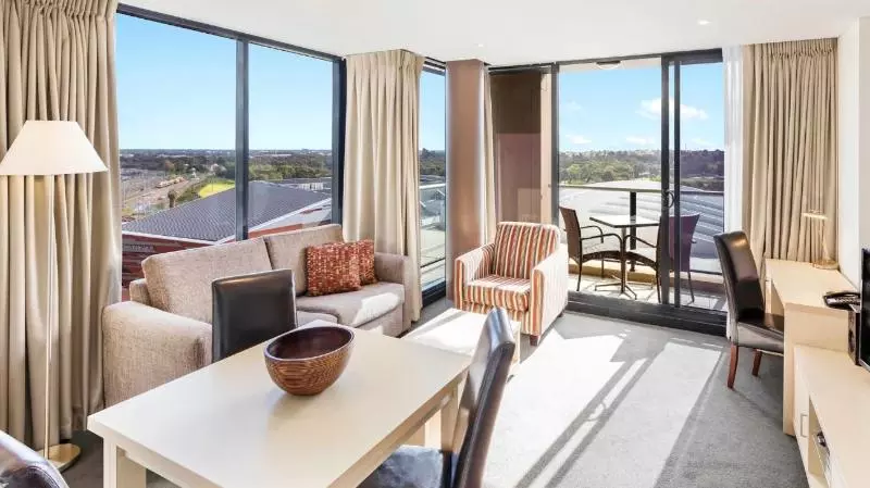هتل Oaks Adelaide Horizons Suites
