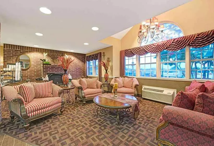 酒店 Super 8 By Wyndham San Antonio Downtown Ne