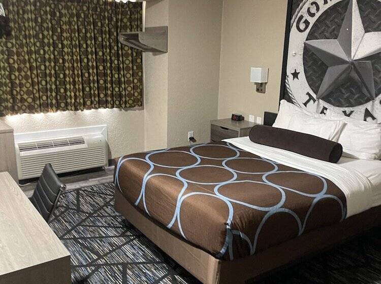 酒店 Super 8 By Wyndham San Antonio Downtown Ne