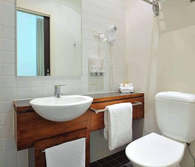 Metro Apartments On Bank Place