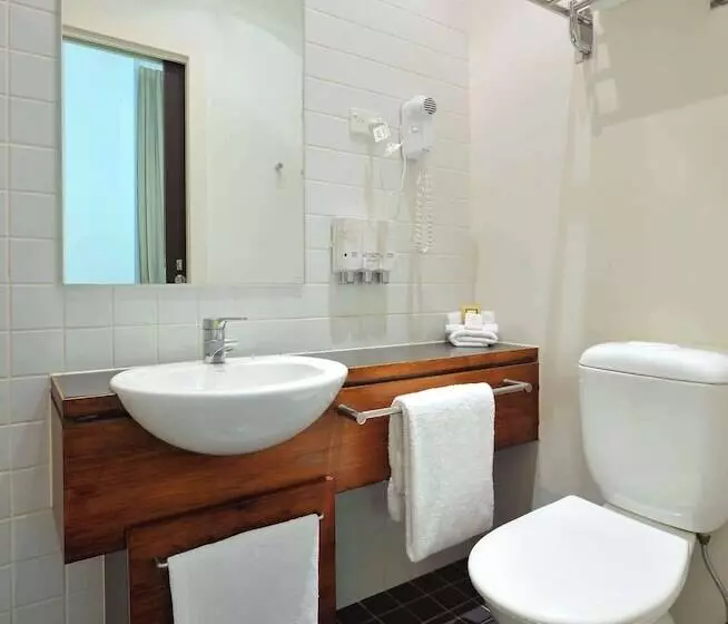 Metro Apartments On Bank Place