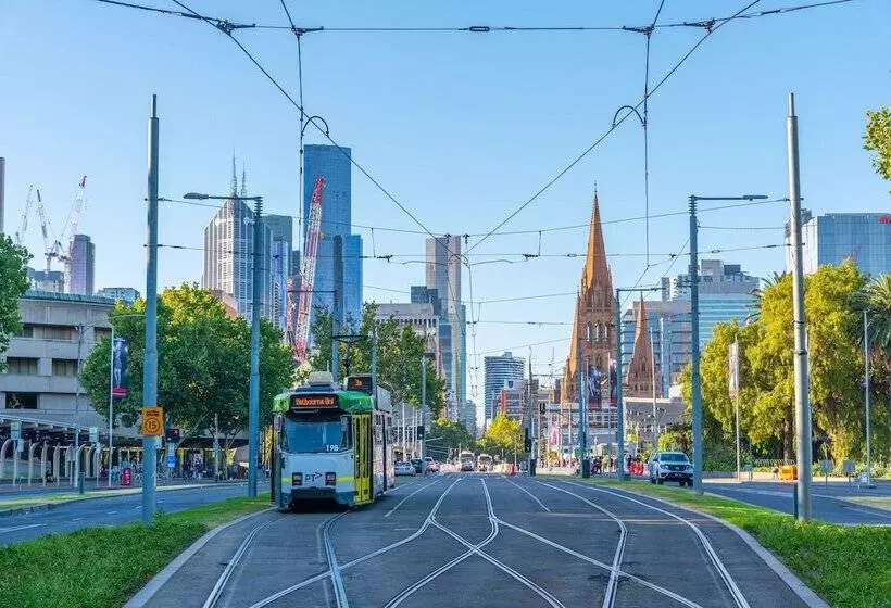 Metro Apartments On Bank Place