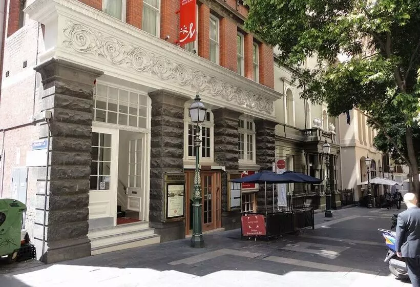 Metro Apartments On Bank Place