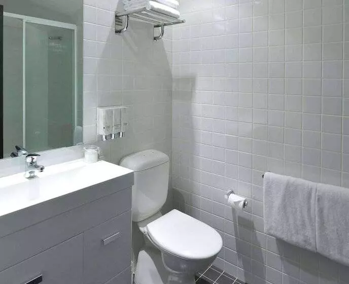 Metro Apartments On Bank Place