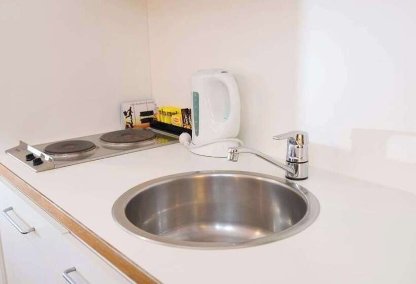 Metro Apartments On Bank Place