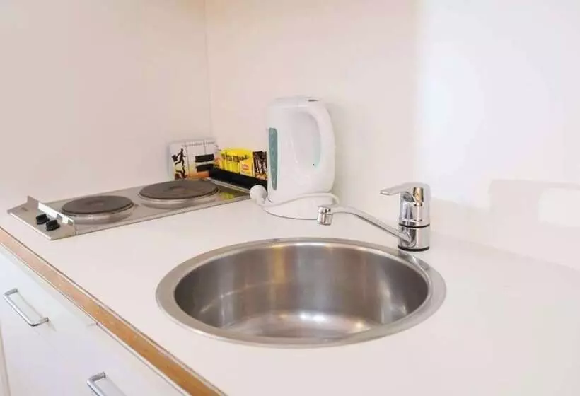 Metro Apartments On Bank Place