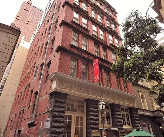 Metro Apartments On Bank Place