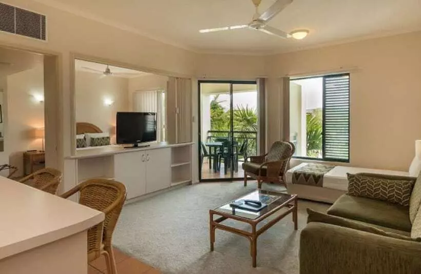 Tropic Towers Apartments