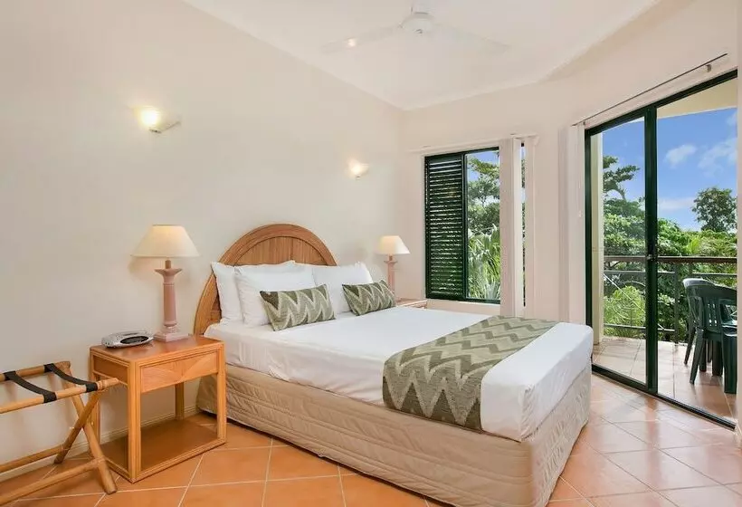 Tropic Towers Apartments