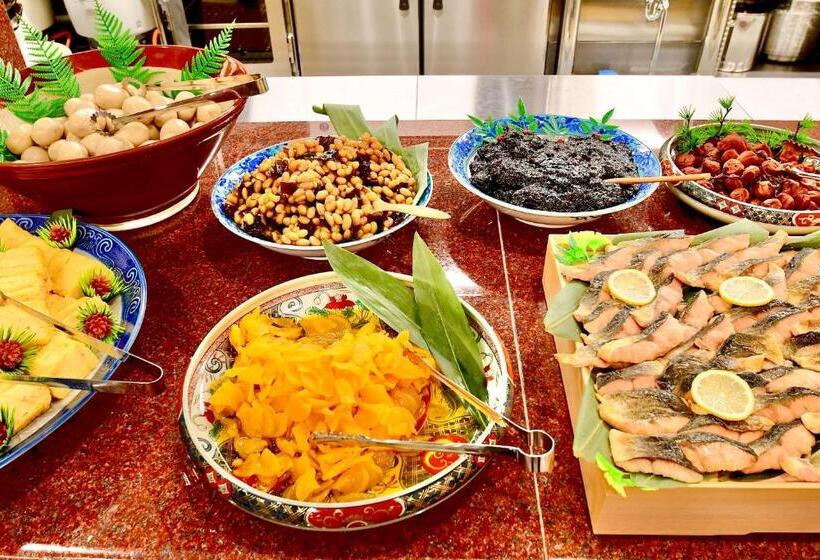 Otel Hiroshima Ekimae Universal