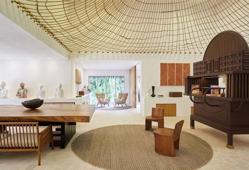 Отель Sirru Fen Fushi Private Lagoon Resort