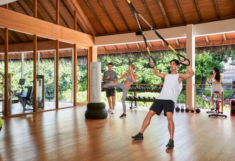 Отель Sirru Fen Fushi Private Lagoon Resort