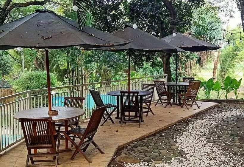 Hotelli Grand Mulia Sakinah Boutique Resort Pandaan