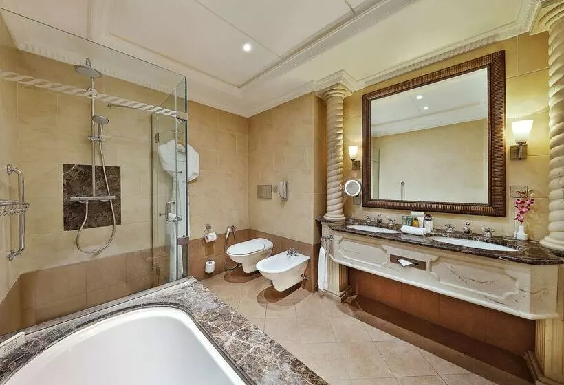 هتل Al Habtoor Grand