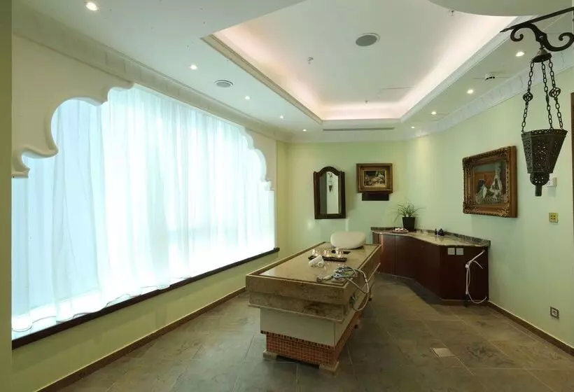 هتل Al Habtoor Grand