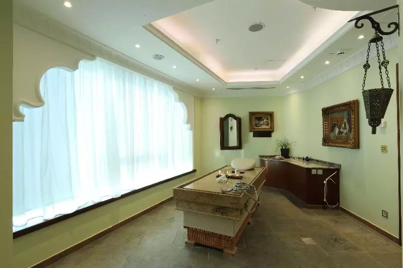 هتل Al Habtoor Grand