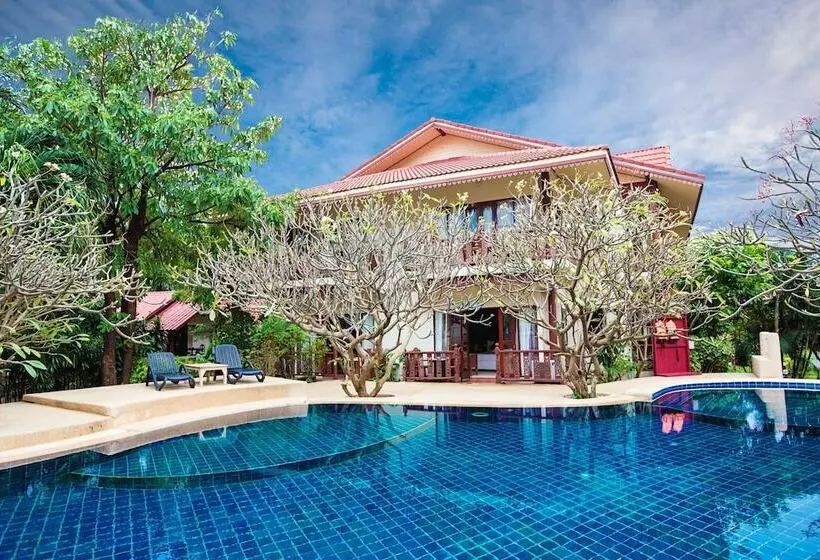 Hotel Buri Beach Resort