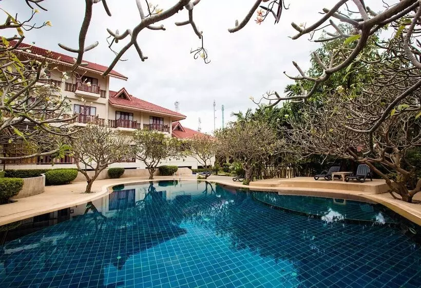 Hotel Buri Beach Resort