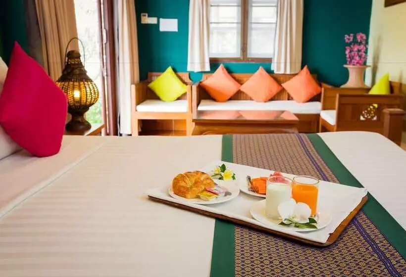 Hotel Buri Beach Resort