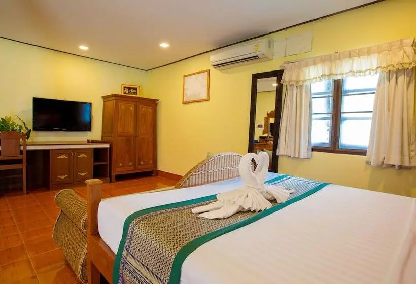 Hotel Buri Beach Resort