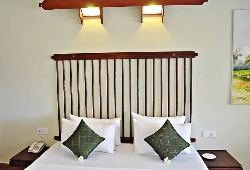 Отель Club Koggala Village