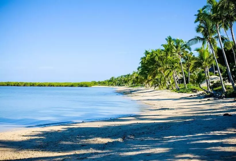 فندق First Landing Beach Resort & Villas