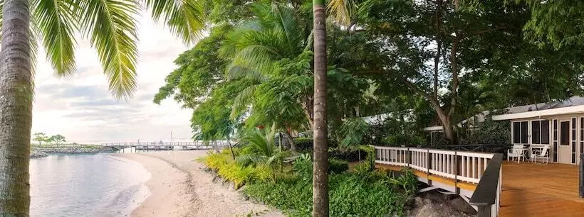 فندق First Landing Beach Resort & Villas