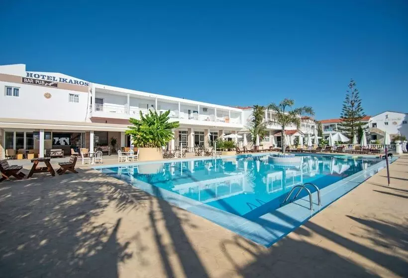 هتل Ikaros