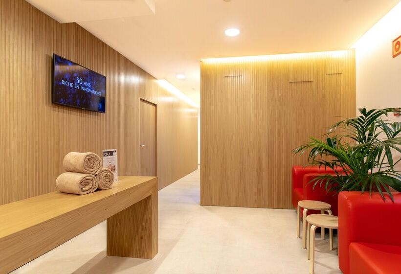 ホテル Mac Puerto Marina Benalmádena