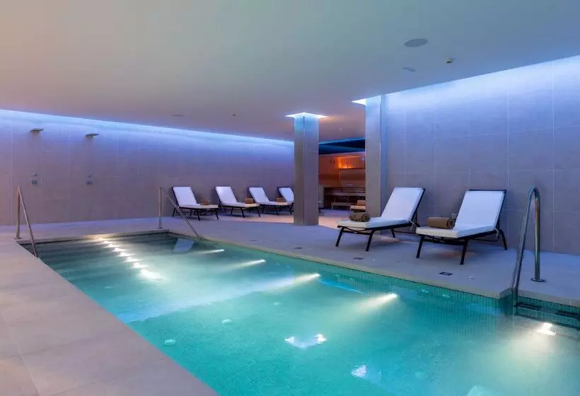 هتل Mac Puerto Marina Benalmádena